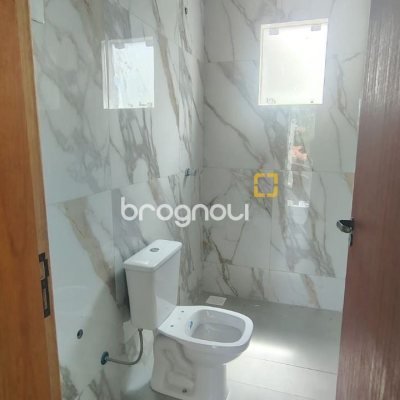 Casa com 90m², 2 quartos (sendo 2 suítes), 1 garagem, no bairro Ingleses em Florianópolis