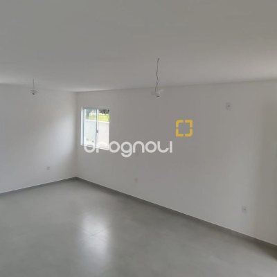 Casa com 90m², 2 quartos (sendo 2 suítes), 1 garagem, no bairro Ingleses em Florianópolis