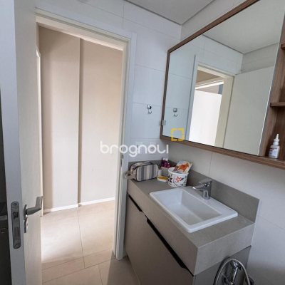 Apartamento com 87m², 3 quartos (sendo 1 suíte), 2 garagens, no bairro Jardim Atlântico em Florianópolis