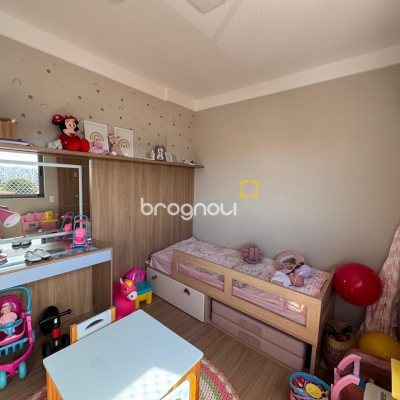 Apartamento com 87m², 3 quartos (sendo 1 suíte), 2 garagens, no bairro Jardim Atlântico em Florianópolis