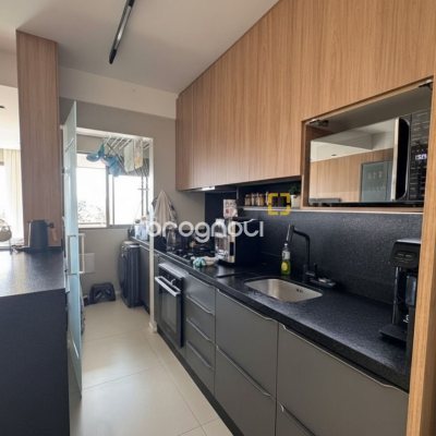 Apartamento com 87m², 3 quartos (sendo 1 suíte), 2 garagens, no bairro Jardim Atlântico em Florianópolis