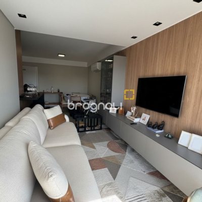 Apartamento com 87m², 3 quartos (sendo 1 suíte), 2 garagens, no bairro Jardim Atlântico em Florianópolis