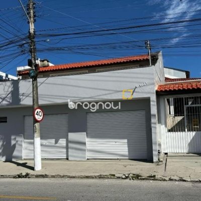 Casa com 238m², 3 quartos (sendo 1 suíte), 4 garagens, no bairro Jardim Cidade de Florianópolis em São José