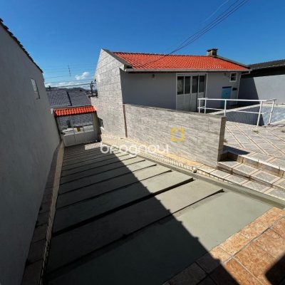 Casa com 238m², 3 quartos (sendo 1 suíte), 4 garagens, no bairro Jardim Cidade de Florianópolis em São José