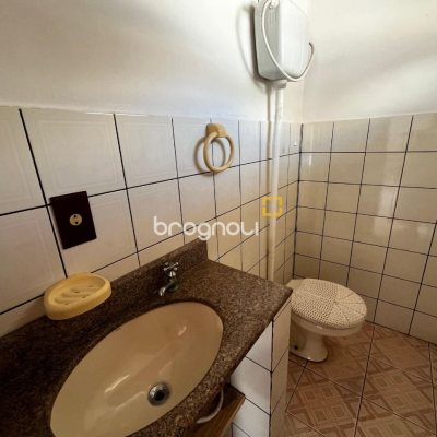 Casa com 238m², 3 quartos (sendo 1 suíte), 4 garagens, no bairro Jardim Cidade de Florianópolis em São José