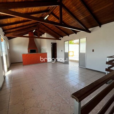 Casa com 238m², 3 quartos (sendo 1 suíte), 4 garagens, no bairro Jardim Cidade de Florianópolis em São José