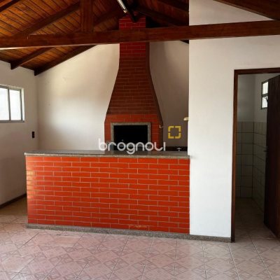 Casa com 238m², 3 quartos (sendo 1 suíte), 4 garagens, no bairro Jardim Cidade de Florianópolis em São José
