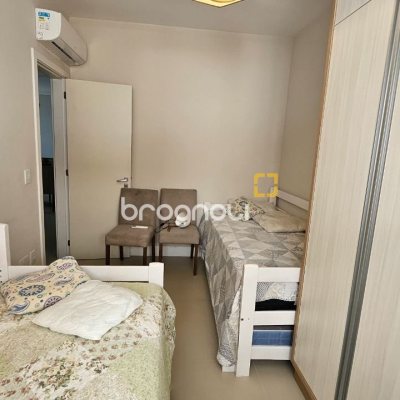 Apartamento com 116m², 3 quartos (sendo 1 suíte), 1 garagem, no bairro Canasvieiras em Florianópolis