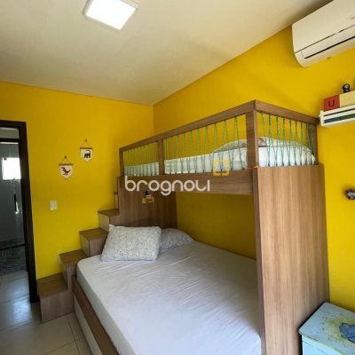 Casa de Condomínio com 225m², 5 quartos (sendo 1 suíte), 3 garagens, no bairro Campeche em Florianópolis