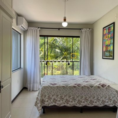 Casa de Condomínio com 225m², 5 quartos (sendo 1 suíte), 3 garagens, no bairro Campeche em Florianópolis