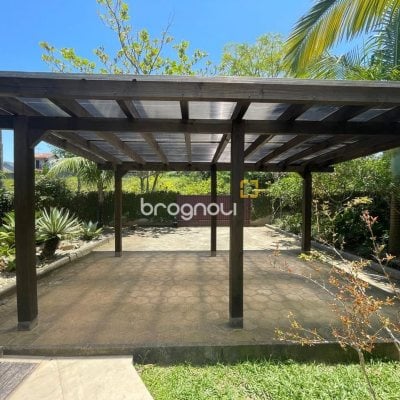 Casa de Condomínio com 225m², 5 quartos (sendo 1 suíte), 3 garagens, no bairro Campeche em Florianópolis