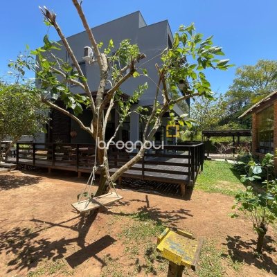 Casa de Condomínio com 225m², 5 quartos (sendo 1 suíte), 3 garagens, no bairro Campeche em Florianópolis