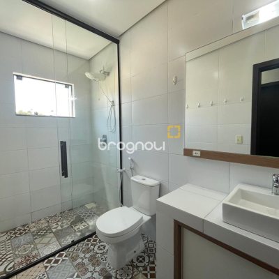 Casa de Condomínio com 225m², 5 quartos (sendo 1 suíte), 3 garagens, no bairro Campeche em Florianópolis