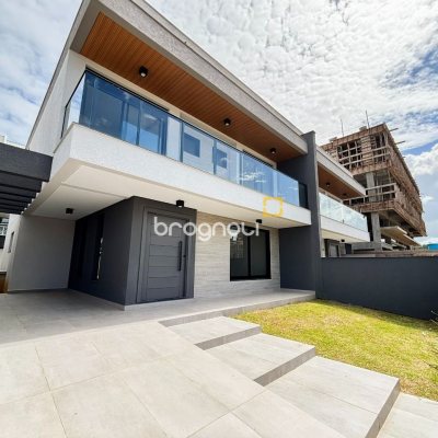 Casa com 201m², 4 quartos (sendo 2 suítes), 2 garagens, no bairro Ingleses do Rio Vermelho em Florianópolis