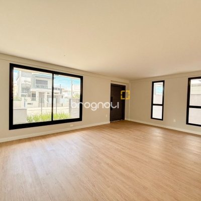 Casa com 201m², 4 quartos (sendo 2 suítes), 2 garagens, no bairro Ingleses do Rio Vermelho em Florianópolis