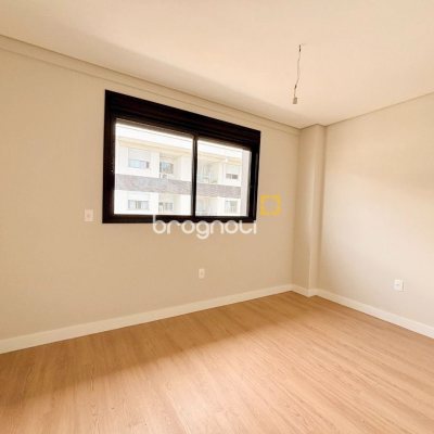 Casa com 201m², 4 quartos (sendo 2 suítes), 2 garagens, no bairro Ingleses do Rio Vermelho em Florianópolis