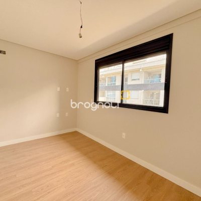 Casa com 201m², 4 quartos (sendo 2 suítes), 2 garagens, no bairro Ingleses do Rio Vermelho em Florianópolis