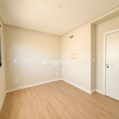 Casa com 201m², 4 quartos (sendo 2 suítes), 2 garagens, no bairro Ingleses do Rio Vermelho em Florianópolis