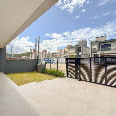Casa com 201m², 4 quartos (sendo 2 suítes), 2 garagens, no bairro Ingleses do Rio Vermelho em Florianópolis