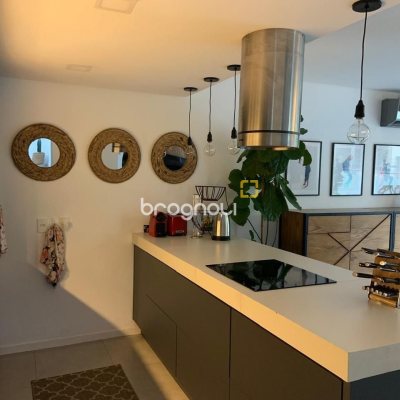 Casa com 207m², 3 quartos (sendo 3 suítes), 2 garagens, no bairro Córrego Grande em Florianópolis