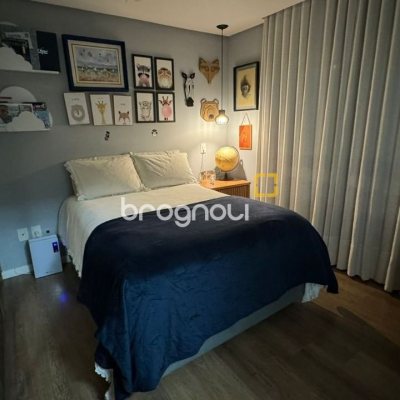 Casa com 207m², 3 quartos (sendo 3 suítes), 2 garagens, no bairro Córrego Grande em Florianópolis