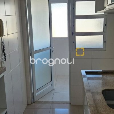 Apartamento com 67m², 2 quartos (sendo 1 suíte), 1 garagem, no bairro Campinas em São José