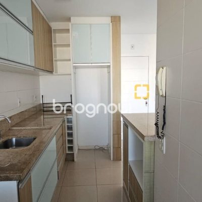 Apartamento com 67m², 2 quartos (sendo 1 suíte), 1 garagem, no bairro Campinas em São José