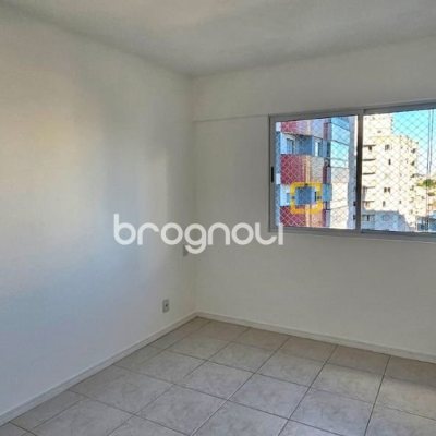 Apartamento com 67m², 2 quartos (sendo 1 suíte), 1 garagem, no bairro Campinas em São José
