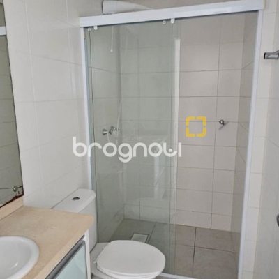 Apartamento com 67m², 2 quartos (sendo 1 suíte), 1 garagem, no bairro Campinas em São José