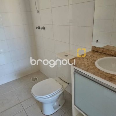 Apartamento com 67m², 2 quartos (sendo 1 suíte), 1 garagem, no bairro Campinas em São José