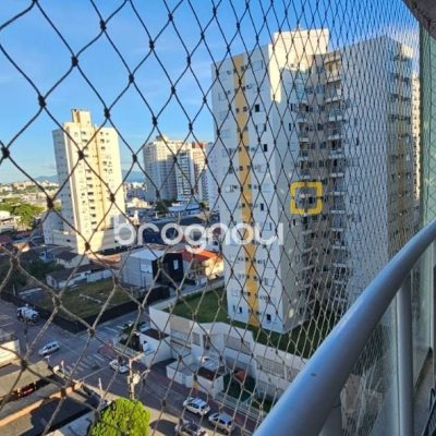 Apartamento com 67m², 2 quartos (sendo 1 suíte), 1 garagem, no bairro Campinas em São José