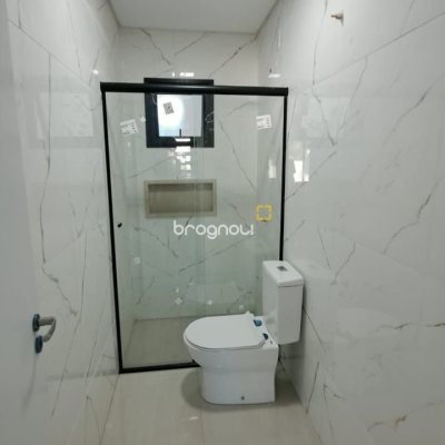 Casa com 140m², 3 quartos (sendo 1 suíte), 2 garagens, no bairro Ingleses em Florianópolis