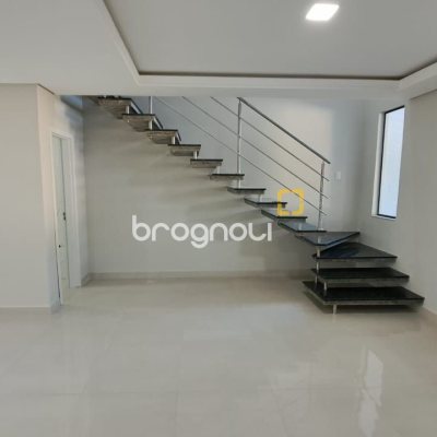 Casa com 140m², 3 quartos (sendo 1 suíte), 2 garagens, no bairro Ingleses em Florianópolis