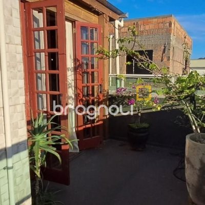 Cobertura com 107m², 2 quartos (sendo 2 suítes), 1 garagem, no bairro Ingleses em Florianópolis