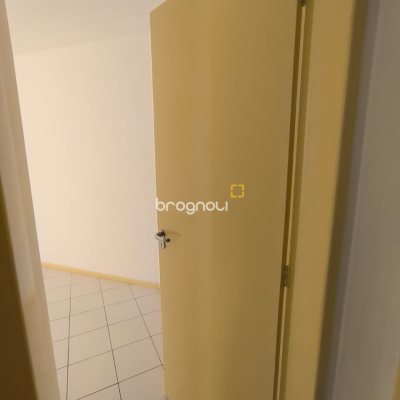 Apartamento com 51m², 2 quartos, 1 garagem, no bairro Areias em São José