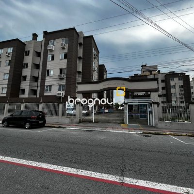 Apartamento com 51m², 2 quartos, 1 garagem, no bairro Areias em São José
