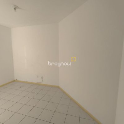 Apartamento com 51m², 2 quartos, 1 garagem, no bairro Areias em São José