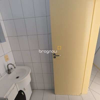 Apartamento com 51m², 2 quartos, 1 garagem, no bairro Areias em São José