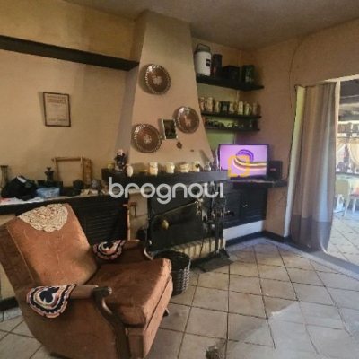 Casa com 241m², 4 quartos (sendo 2 suítes), 3 garagens, no bairro Jardim Anchieta em Florianópolis