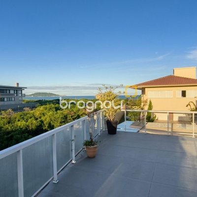 Casa de Condomínio com 355m², 3 quartos (sendo 1 suíte), 2 garagens, no bairro Campeche em Florianópolis
