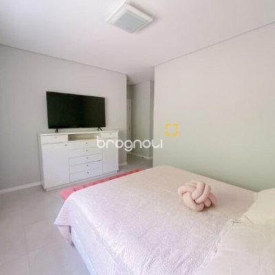 Sítio com 200m², 3 quartos (sendo 1 suíte), 2 garagens, no bairro Ratones em Florianópolis