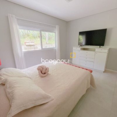 Sítio com 200m², 3 quartos (sendo 1 suíte), 2 garagens, no bairro Ratones em Florianópolis