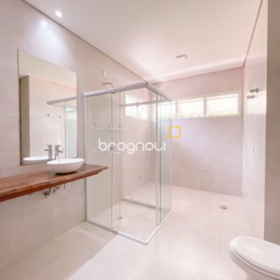 Sítio com 200m², 3 quartos (sendo 1 suíte), 2 garagens, no bairro Ratones em Florianópolis