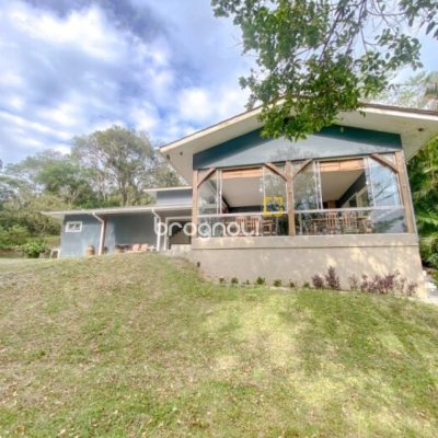 Sítio com 200m², 3 quartos (sendo 1 suíte), 2 garagens, no bairro Ratones em Florianópolis