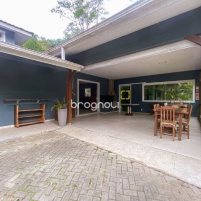 Sítio com 200m², 3 quartos (sendo 1 suíte), 2 garagens, no bairro Ratones em Florianópolis