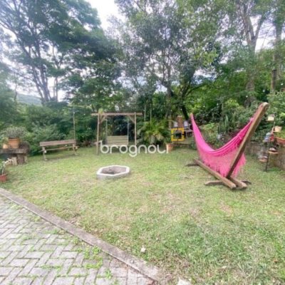 Sítio com 200m², 3 quartos (sendo 1 suíte), 2 garagens, no bairro Ratones em Florianópolis