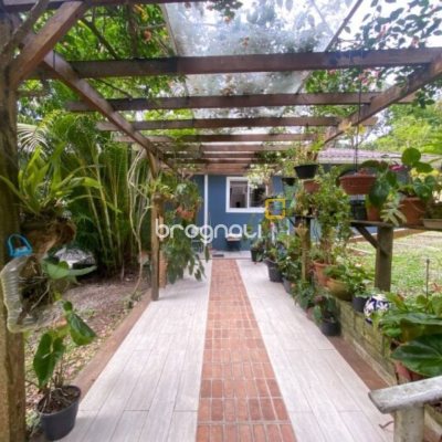 Sítio com 200m², 3 quartos (sendo 1 suíte), 2 garagens, no bairro Ratones em Florianópolis