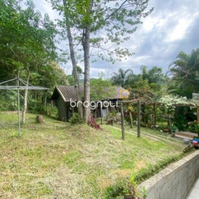 Sítio com 200m², 3 quartos (sendo 1 suíte), 2 garagens, no bairro Ratones em Florianópolis