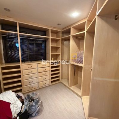 Apartamento com 220m², 2 quartos (sendo 2 suítes), 2 garagens, no bairro Centro em Florianópolis