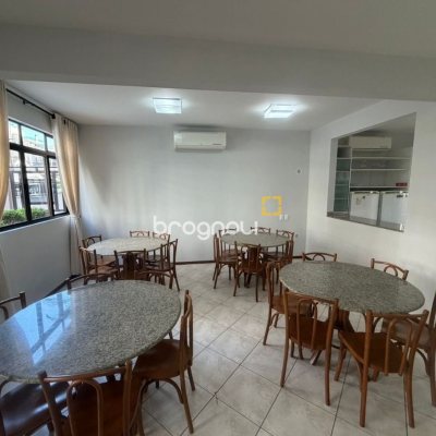 Apartamento com 220m², 2 quartos (sendo 2 suítes), 2 garagens, no bairro Centro em Florianópolis